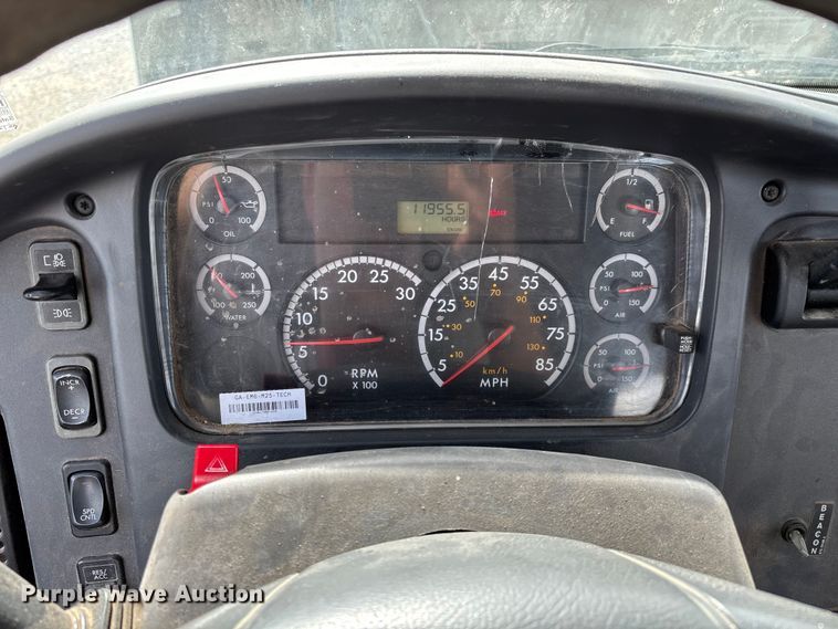 image for item FG0243 2004 Freightliner Business Class M2 digger derrick truck