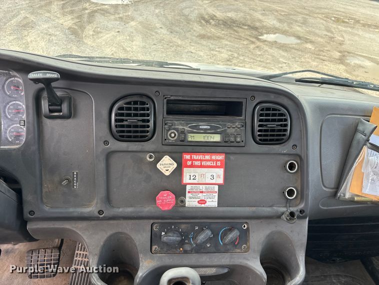 image for item FG0243 2004 Freightliner Business Class M2 digger derrick truck