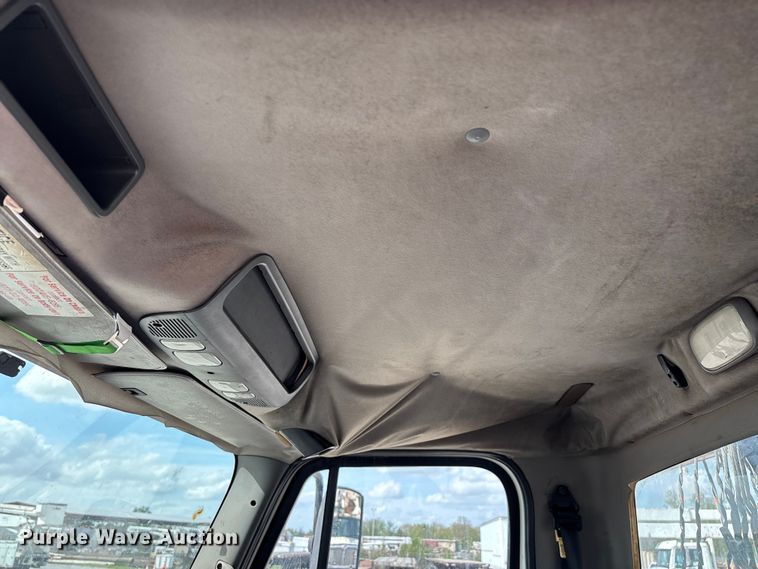 image for item FG0243 2004 Freightliner Business Class M2 digger derrick truck