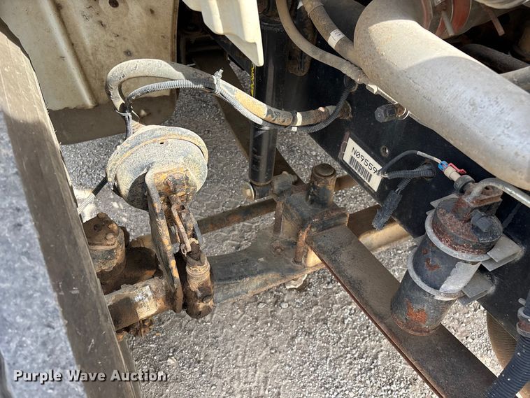 image for item FG0243 2004 Freightliner Business Class M2 digger derrick truck