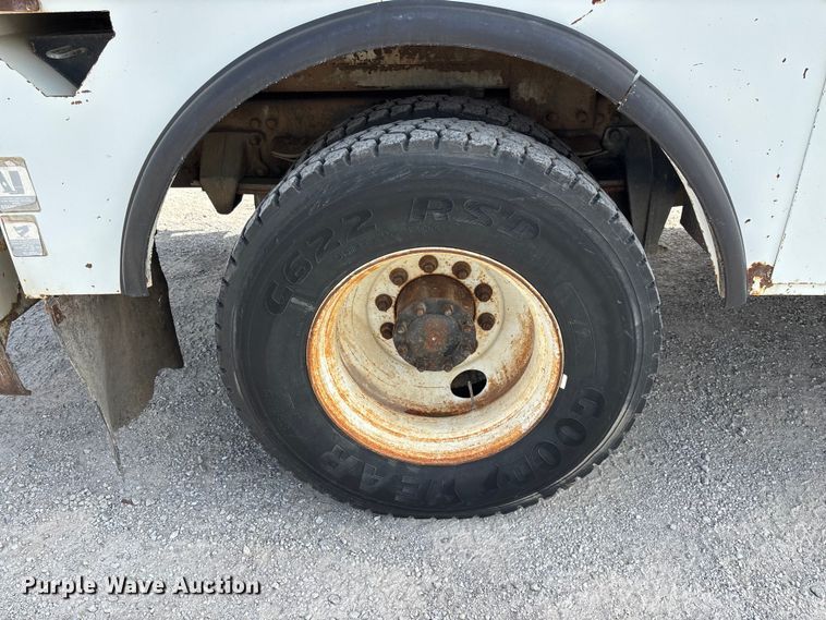 image for item FG0243 2004 Freightliner Business Class M2 digger derrick truck