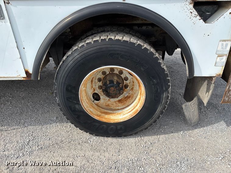 image for item FG0243 2004 Freightliner Business Class M2 digger derrick truck