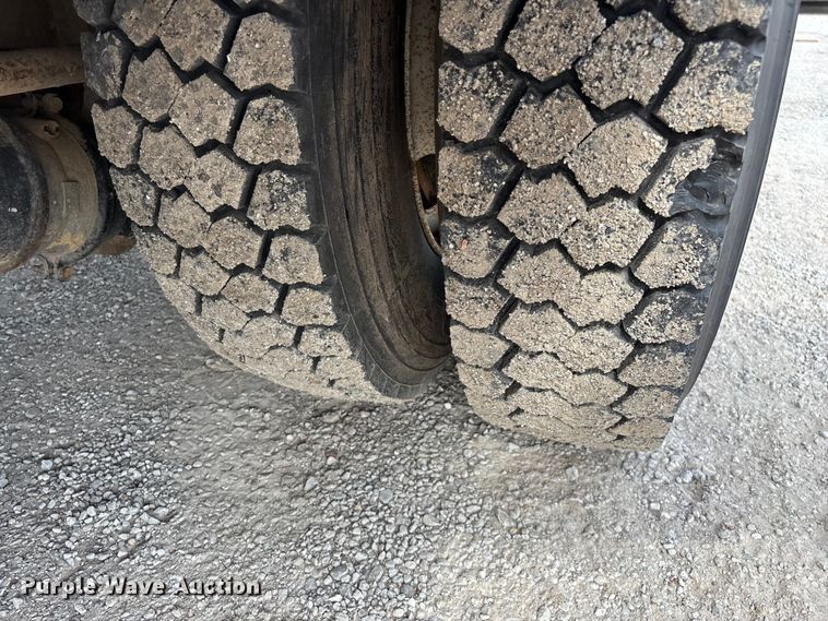 image for item FG0243 2004 Freightliner Business Class M2 digger derrick truck