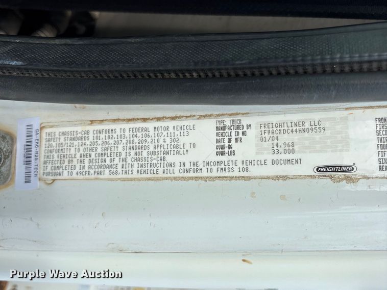 image for item FG0243 2004 Freightliner Business Class M2 digger derrick truck