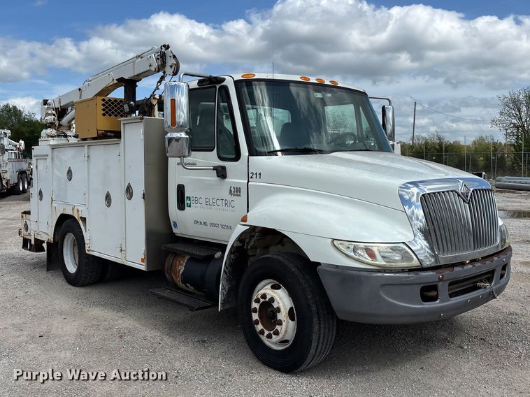 image for item FG0244 2007 International 4300 utility / service truck