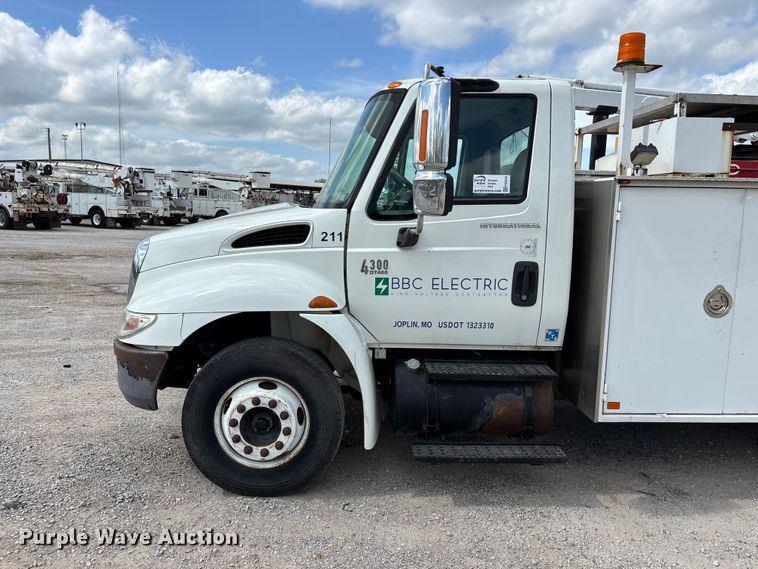 image for item FG0244 2007 International 4300 utility / service truck