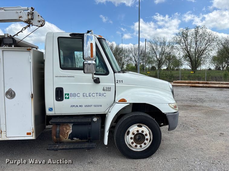 image for item FG0244 2007 International 4300 utility / service truck