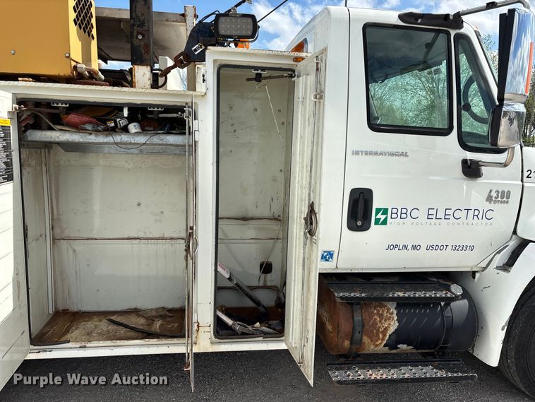 image for item FG0244 2007 International 4300 utility / service truck