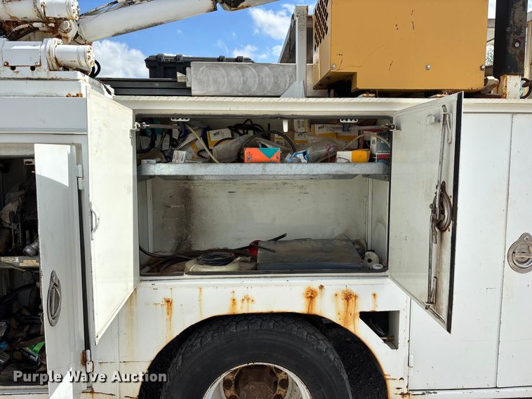 image for item FG0244 2007 International 4300 utility / service truck