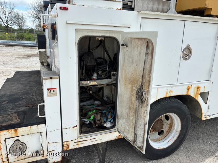 image for item FG0244 2007 International 4300 utility / service truck