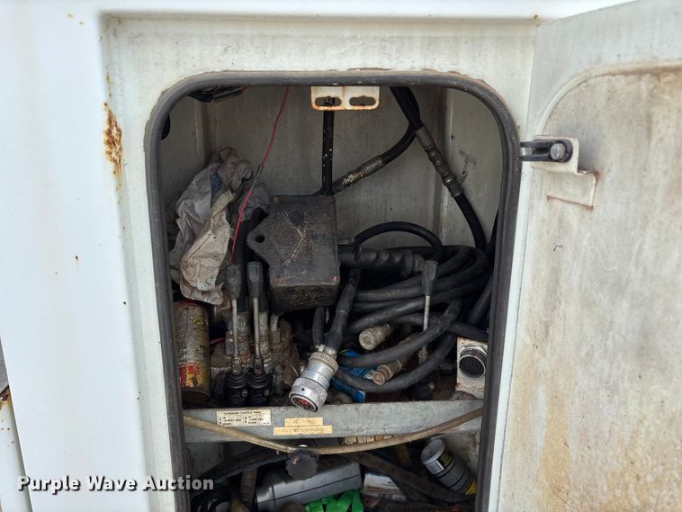 image for item FG0244 2007 International 4300 utility / service truck