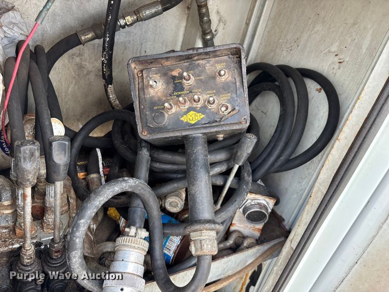 image for item FG0244 2007 International 4300 utility / service truck