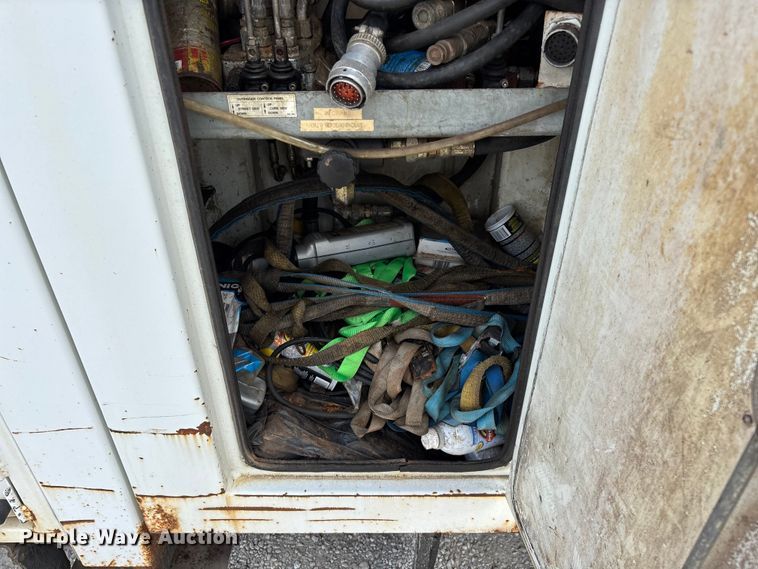 image for item FG0244 2007 International 4300 utility / service truck