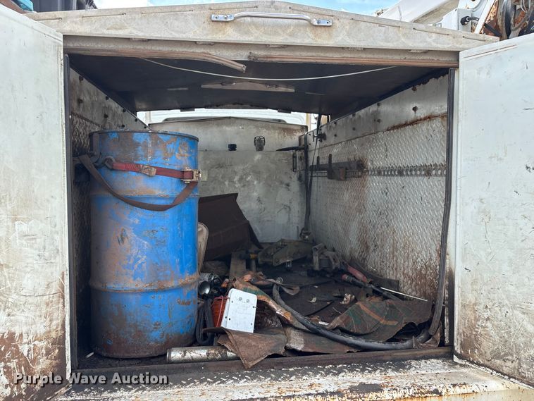 image for item FG0244 2007 International 4300 utility / service truck