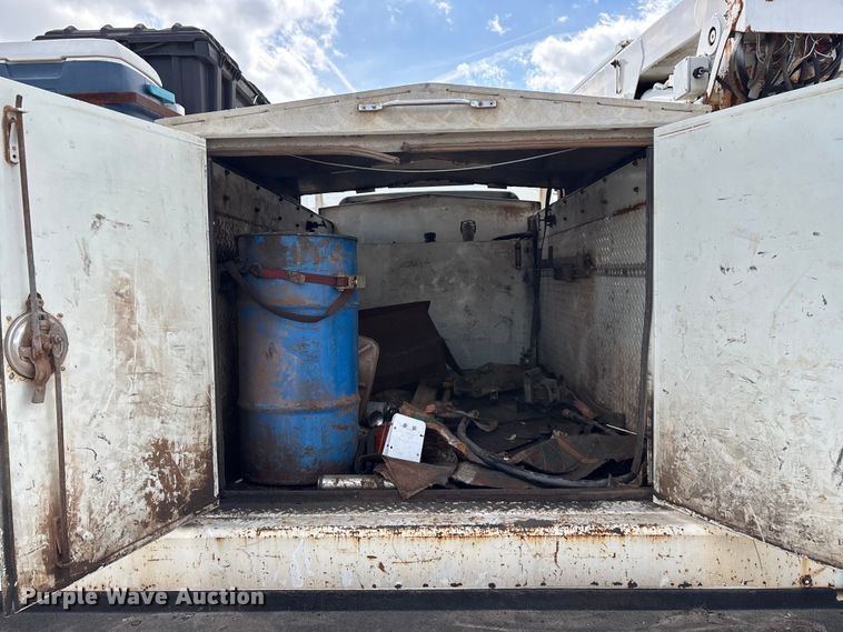 image for item FG0244 2007 International 4300 utility / service truck