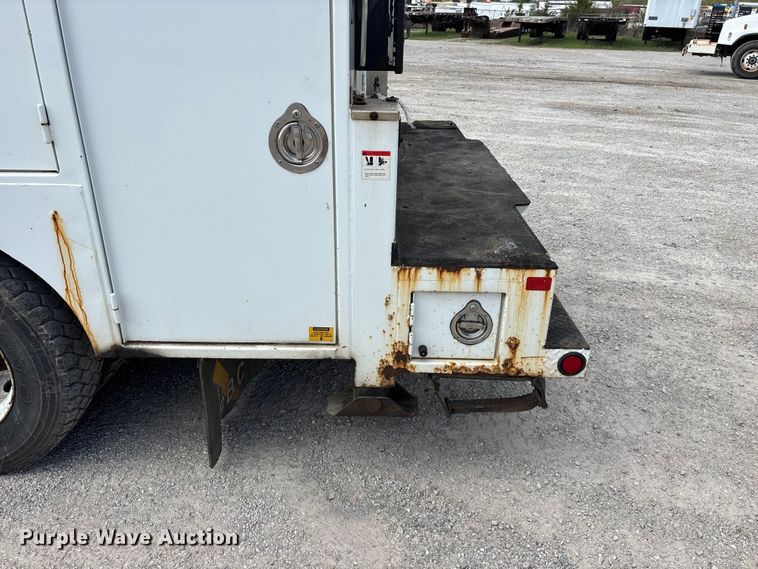 image for item FG0244 2007 International 4300 utility / service truck