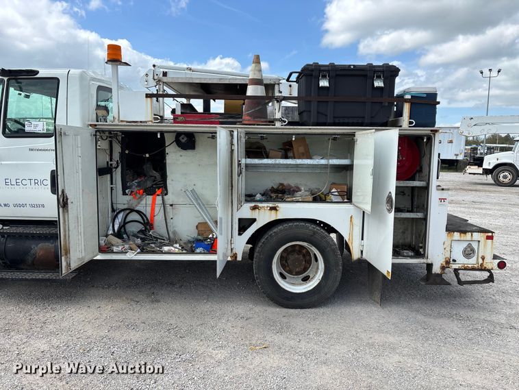 image for item FG0244 2007 International 4300 utility / service truck