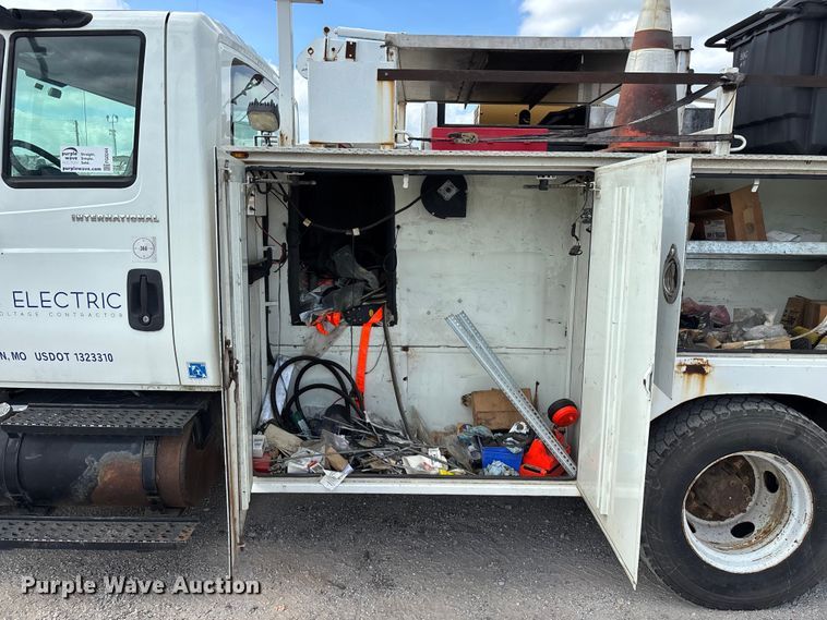 image for item FG0244 2007 International 4300 utility / service truck