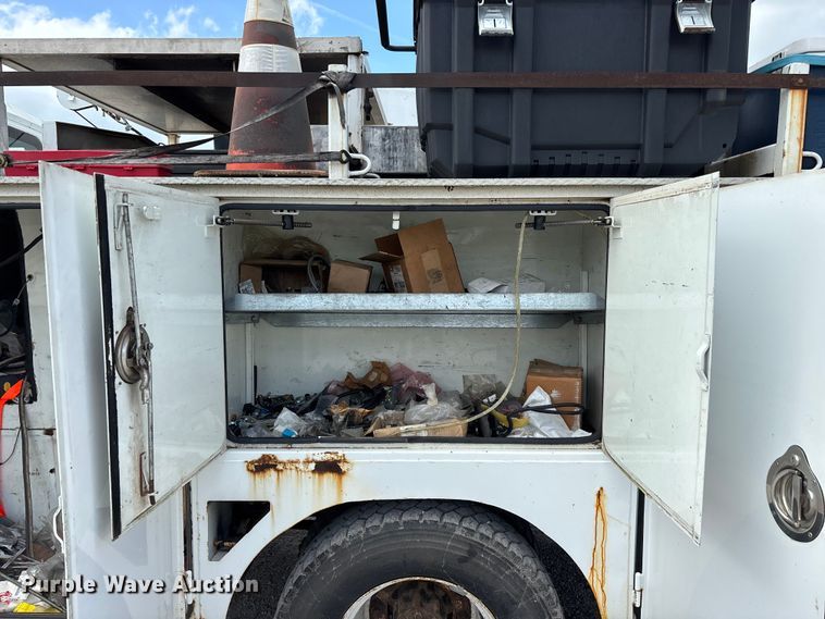 image for item FG0244 2007 International 4300 utility / service truck