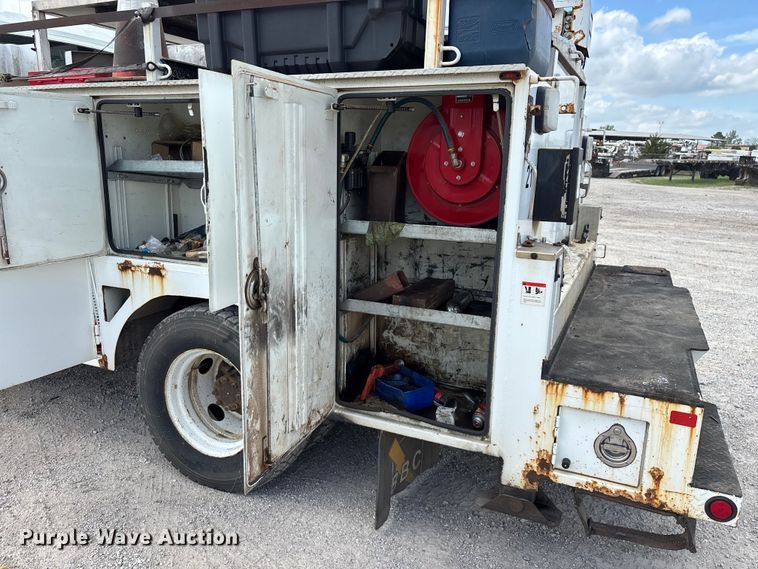 image for item FG0244 2007 International 4300 utility / service truck