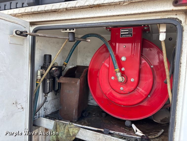 image for item FG0244 2007 International 4300 utility / service truck