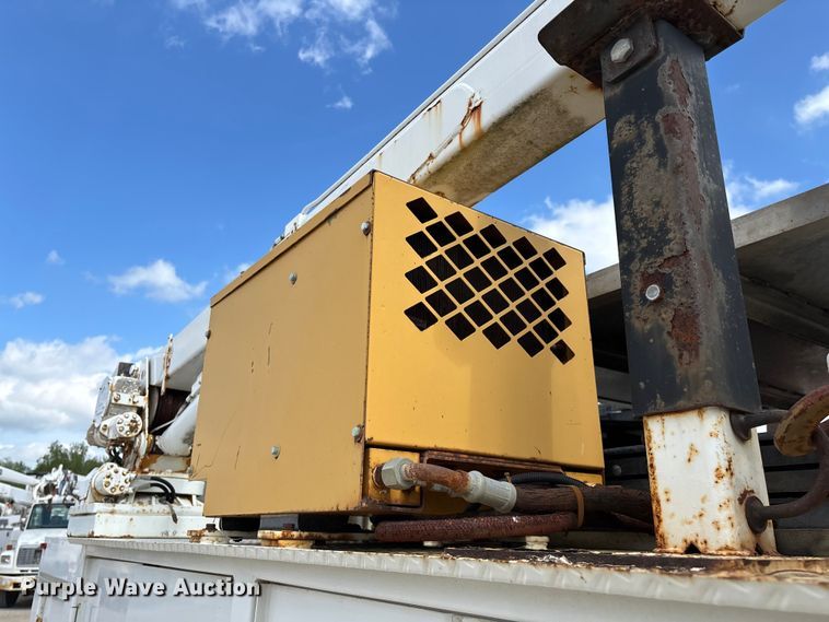 image for item FG0244 2007 International 4300 utility / service truck