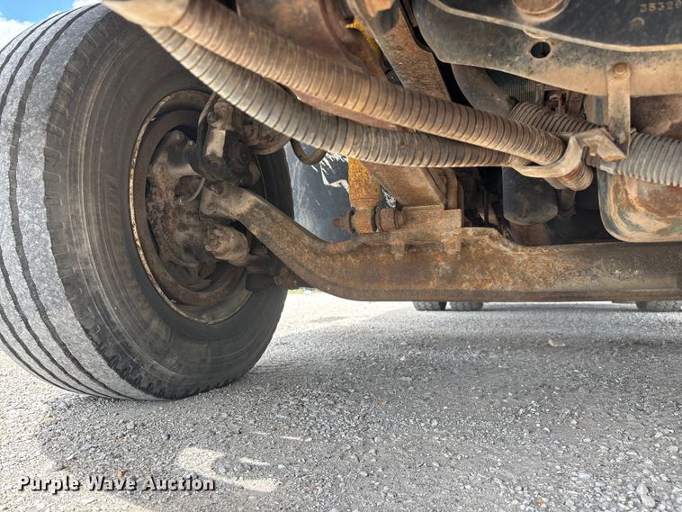 image for item FG0244 2007 International 4300 utility / service truck