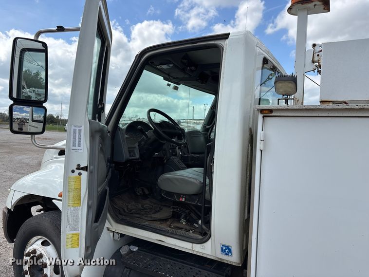 image for item FG0244 2007 International 4300 utility / service truck