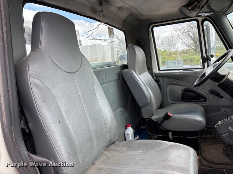 image for item FG0244 2007 International 4300 utility / service truck