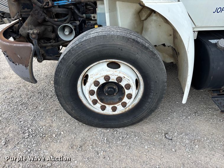 image for item FG0244 2007 International 4300 utility / service truck