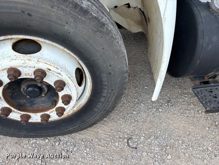 image for item FG0244 2007 International 4300 utility / service truck