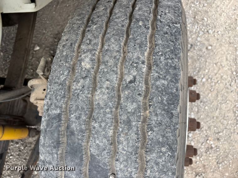 image for item FG0244 2007 International 4300 utility / service truck