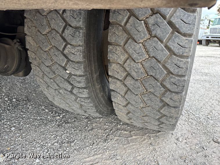 image for item FG0244 2007 International 4300 utility / service truck