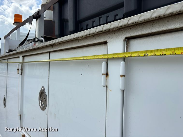 image for item FG0244 2007 International 4300 utility / service truck