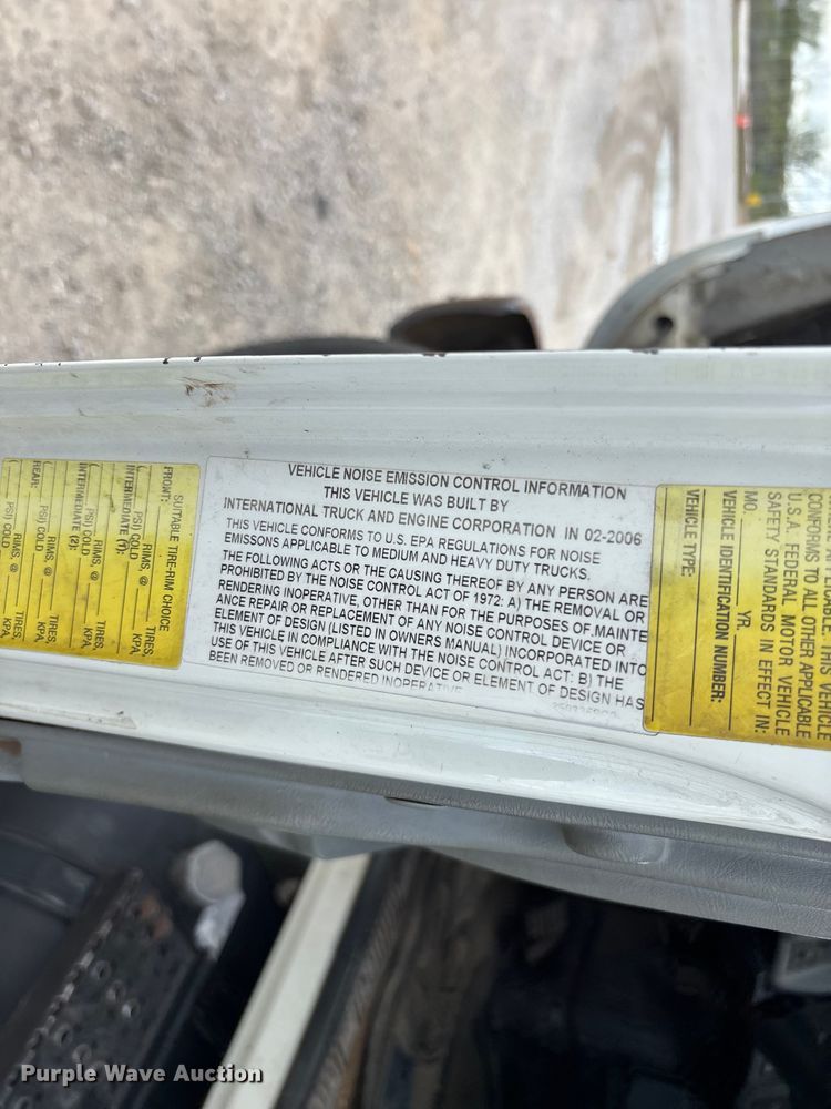 image for item FG0244 2007 International 4300 utility / service truck