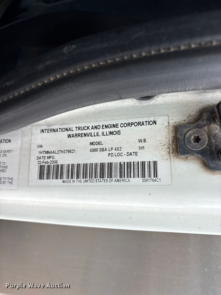 image for item FG0244 2007 International 4300 utility / service truck