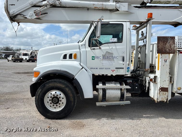 image for item FG0245 2004 Sterling L8500 Series bucket truck