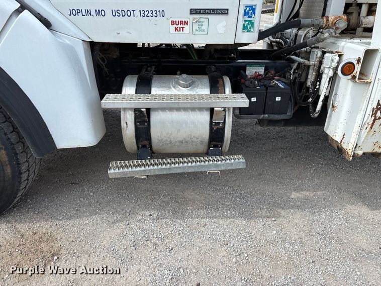 image for item FG0245 2004 Sterling L8500 Series bucket truck