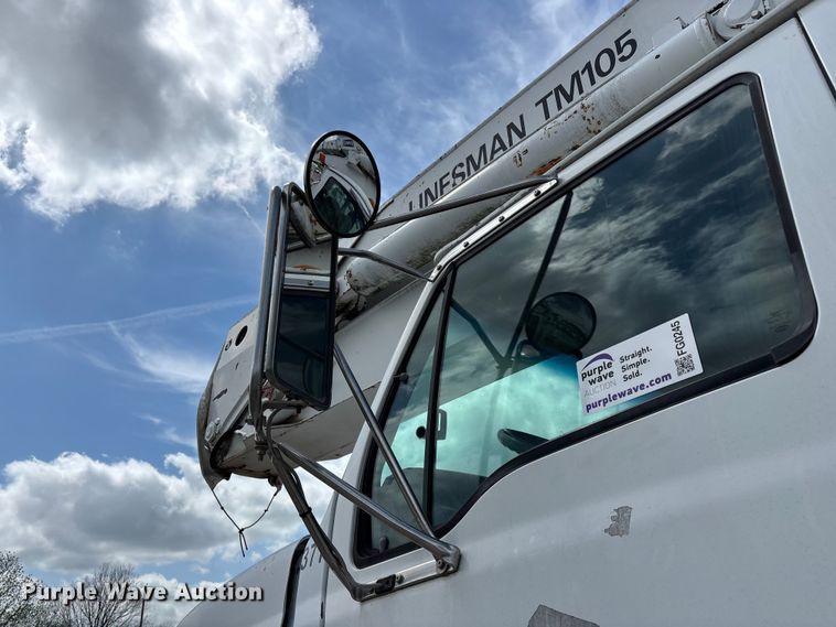 image for item FG0245 2004 Sterling L8500 Series bucket truck