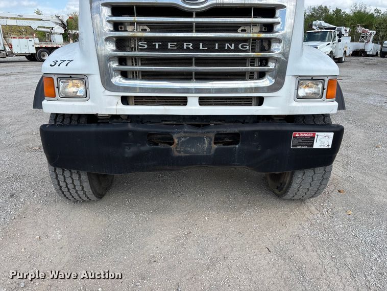 image for item FG0245 2004 Sterling L8500 Series bucket truck