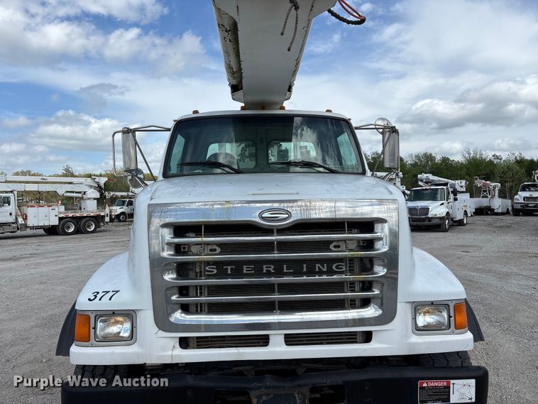 image for item FG0245 2004 Sterling L8500 Series bucket truck