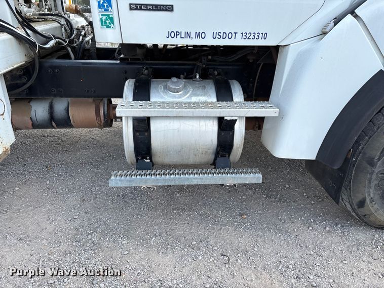 image for item FG0245 2004 Sterling L8500 Series bucket truck