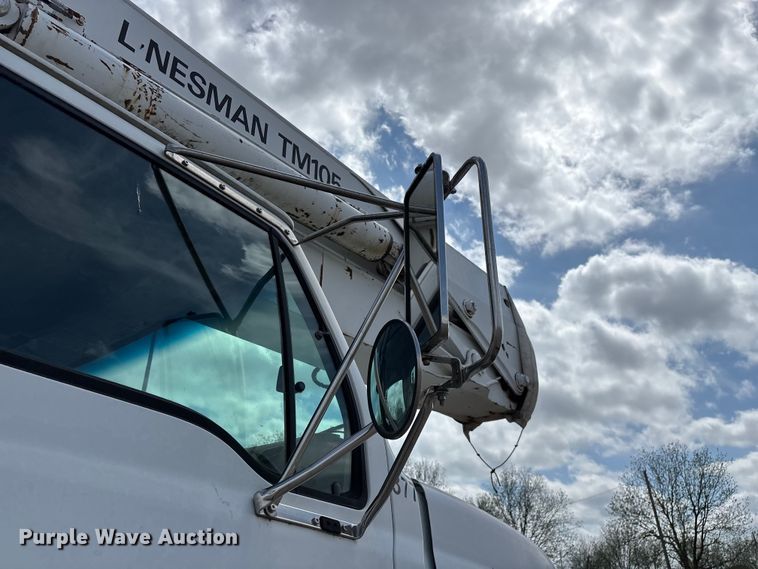 image for item FG0245 2004 Sterling L8500 Series bucket truck