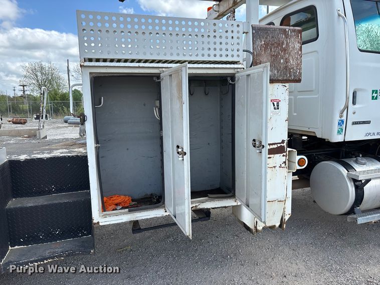 image for item FG0245 2004 Sterling L8500 Series bucket truck