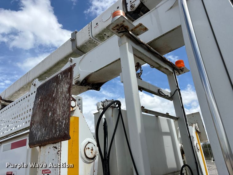 image for item FG0245 2004 Sterling L8500 Series bucket truck