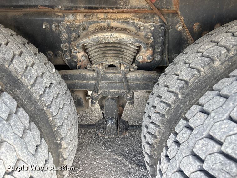 image for item FG0245 2004 Sterling L8500 Series bucket truck