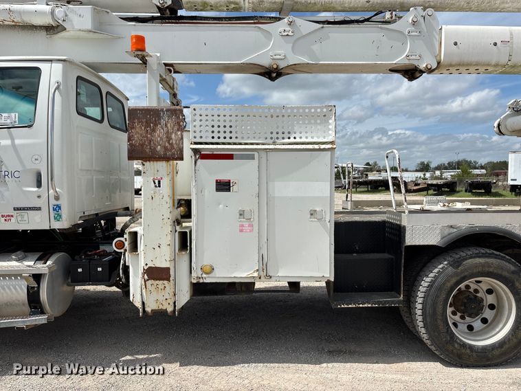 image for item FG0245 2004 Sterling L8500 Series bucket truck