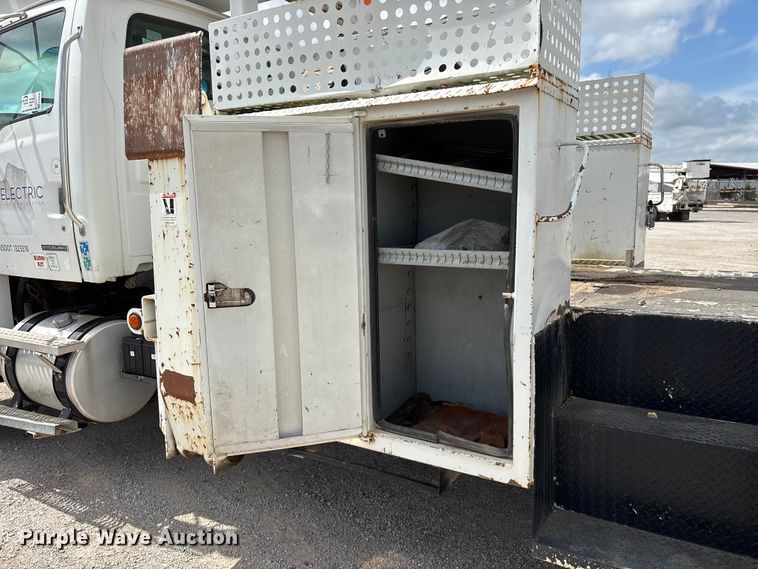 image for item FG0245 2004 Sterling L8500 Series bucket truck