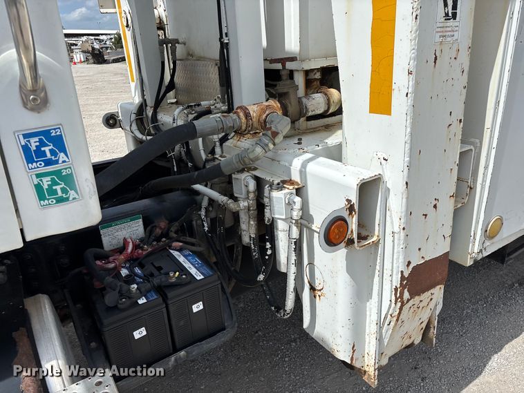 image for item FG0245 2004 Sterling L8500 Series bucket truck