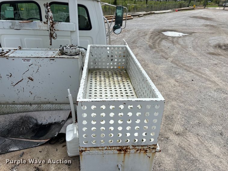 image for item FG0245 2004 Sterling L8500 Series bucket truck